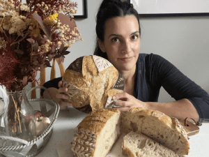 rachel pardoe from sourdough enzo ottawa ontario canada sourdough bread social media influencer instagram tiktok youtube