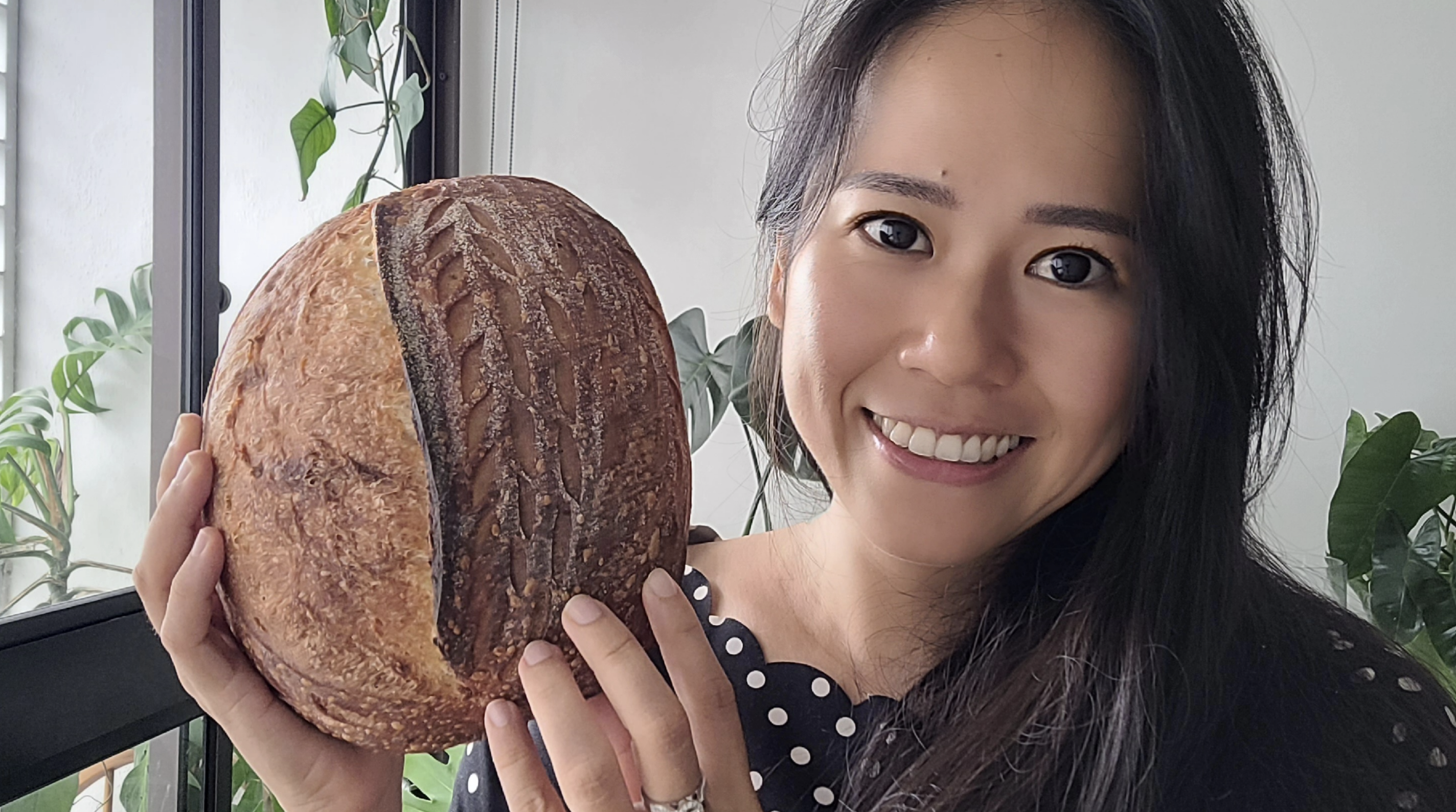 sourdough bread instagram social media influencer home baker content creator elvira @elleciously from singapore asia 2