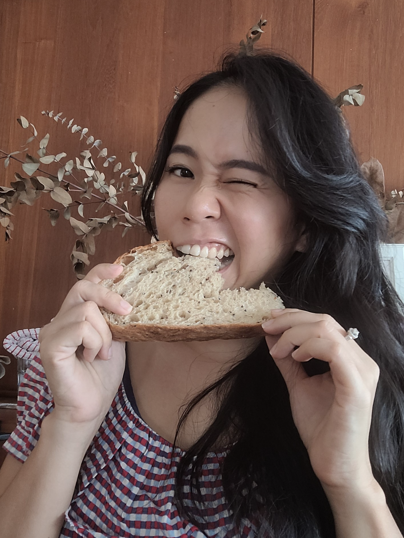 sourdough bread instagram social media influencer home baker content creator elvira @elleciously from singapore in asia 11
