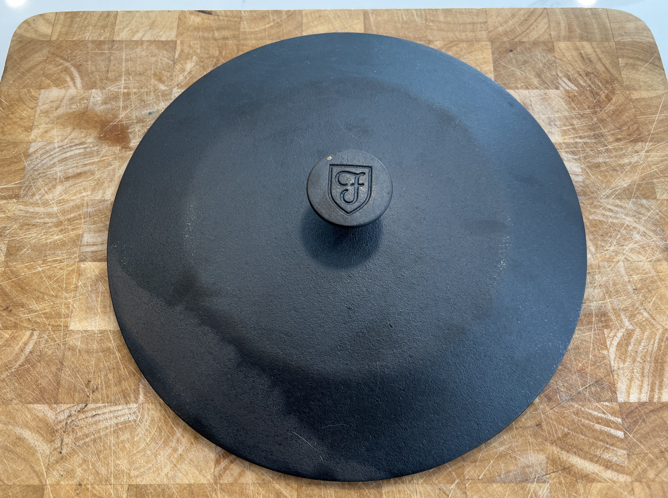sourdough product review field company dutch oven handmade of cast iron in the united states of america 6