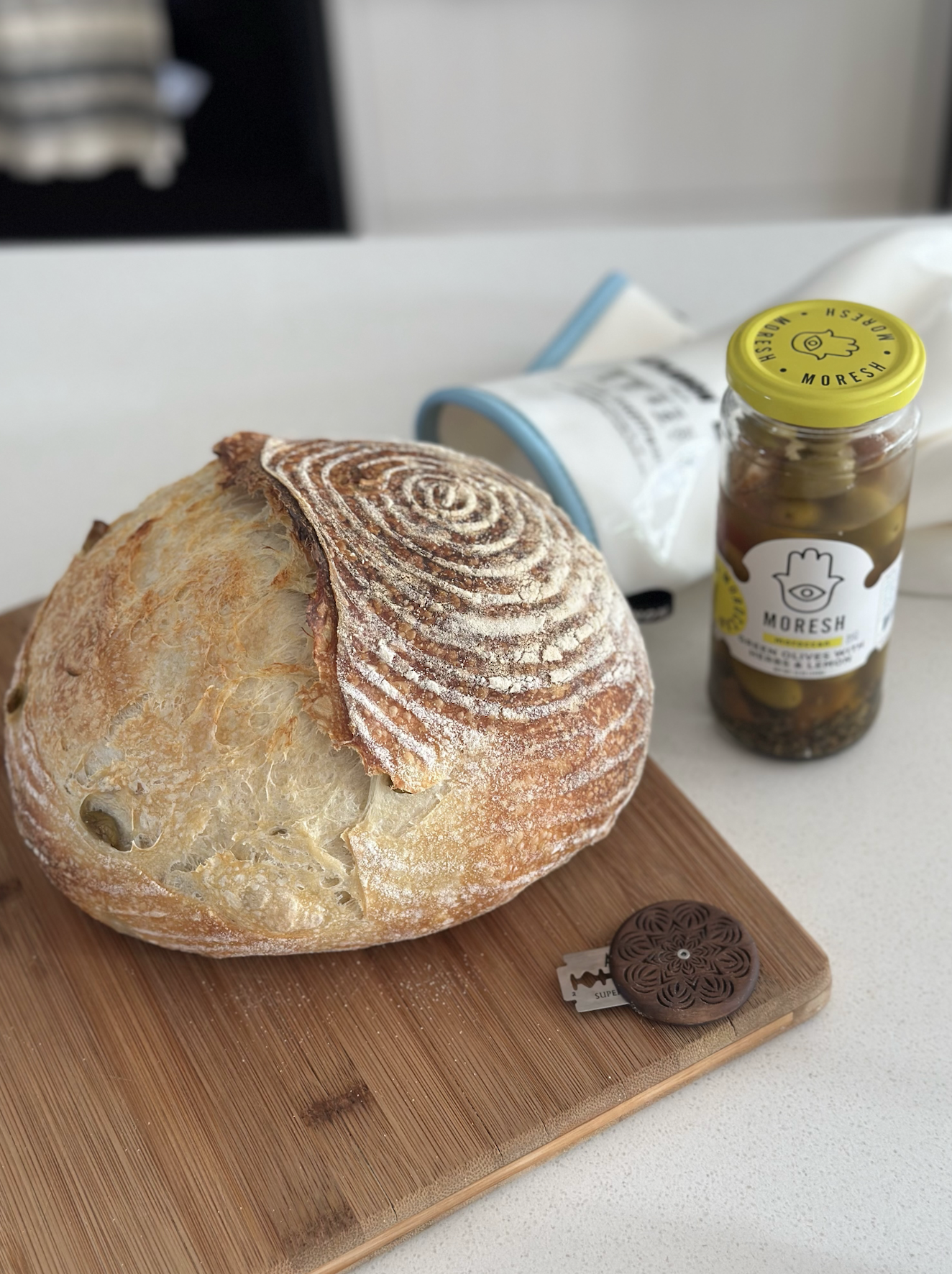 sourdough bread instagram social media influencer recipe content creator @sourdoughbyeni from calgary alberta canada 9