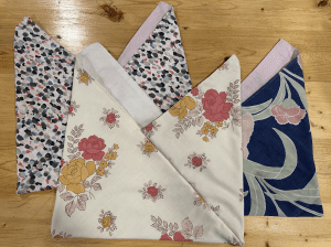 how to make reusable bread bags from locally sourced reclaimed repurposed recycled vintage linen cloth fabrics handmade for sourdough bread loaves and designed to reduce greenhouse gas emissions